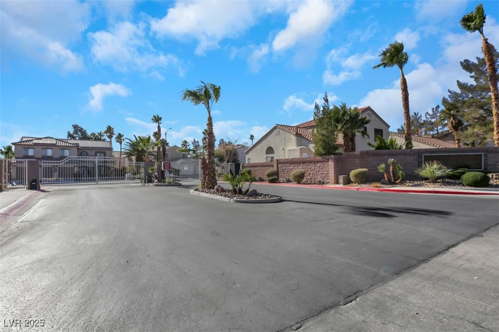 718 Glenwood Springs, North Las Vegas, NV 89032