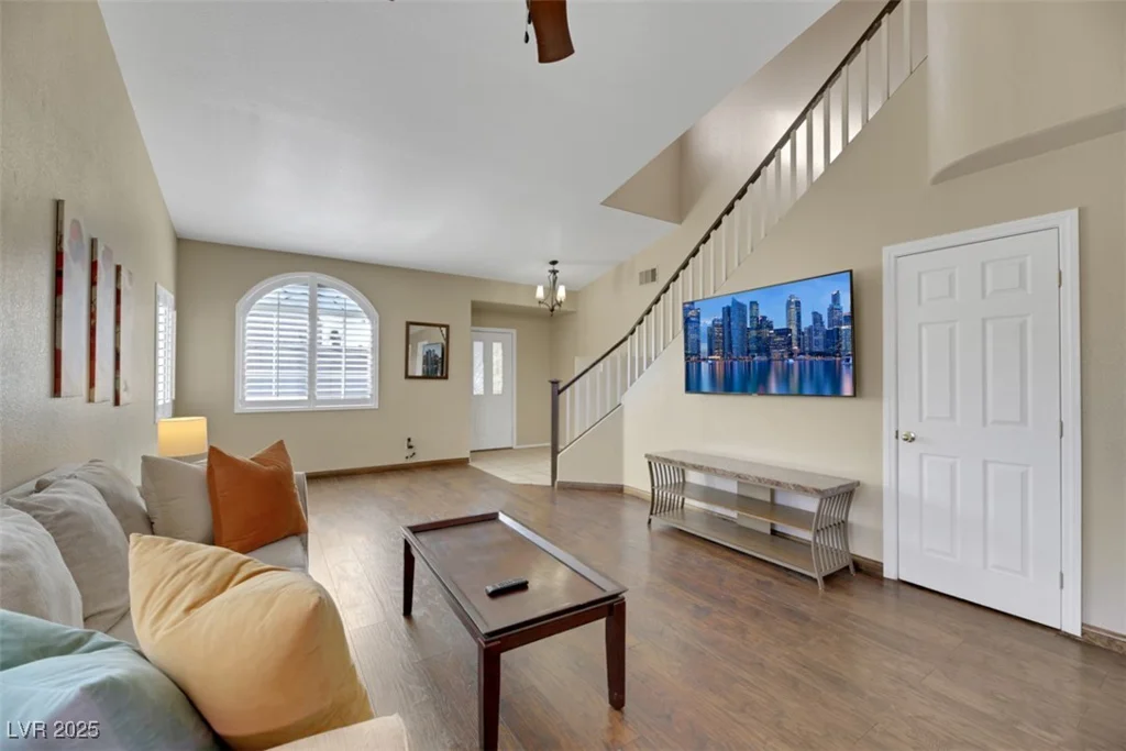 718 Glenwood Springs, North Las Vegas, NV 89032