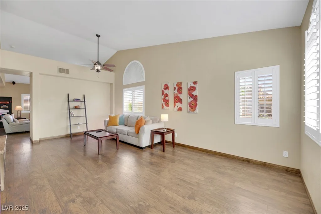 718 Glenwood Springs, North Las Vegas, NV 89032