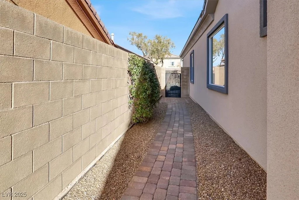 2423 Blair Castle, Henderson, NV 89044