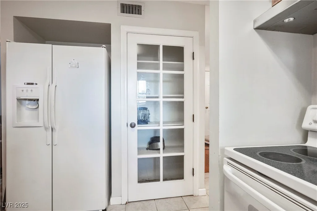 796 Tam O Shanter, Las Vegas, NV 89109