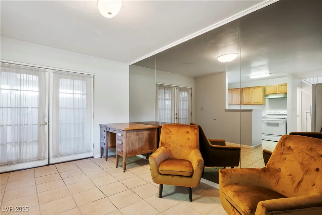 796 Tam O Shanter, Las Vegas, NV 89109
