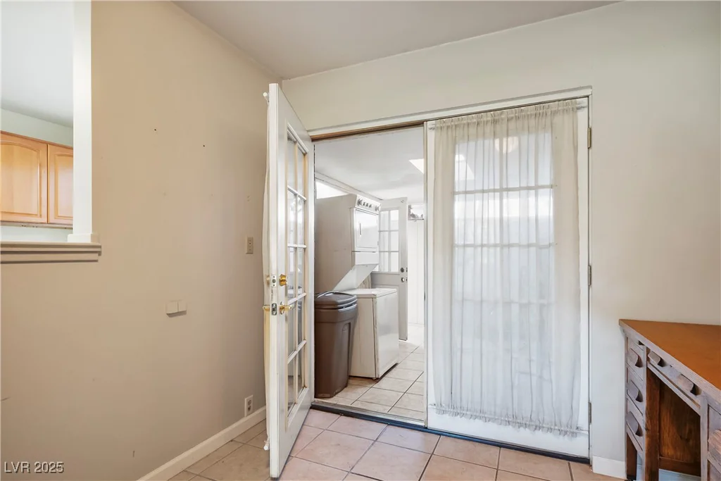796 Tam O Shanter, Las Vegas, NV 89109