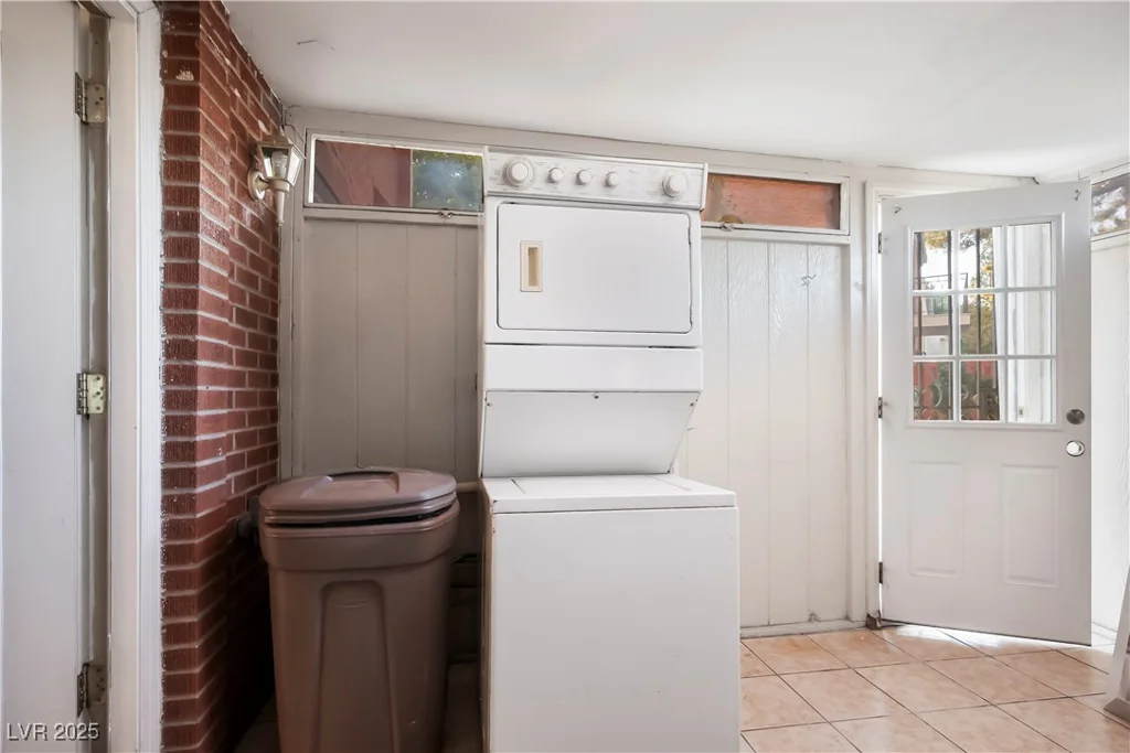 796 Tam O Shanter, Las Vegas, NV 89109