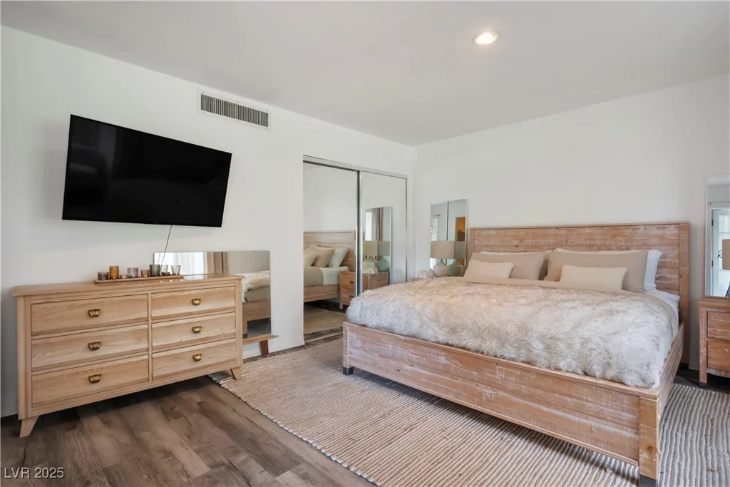 796 Tam O Shanter, Las Vegas, NV 89109