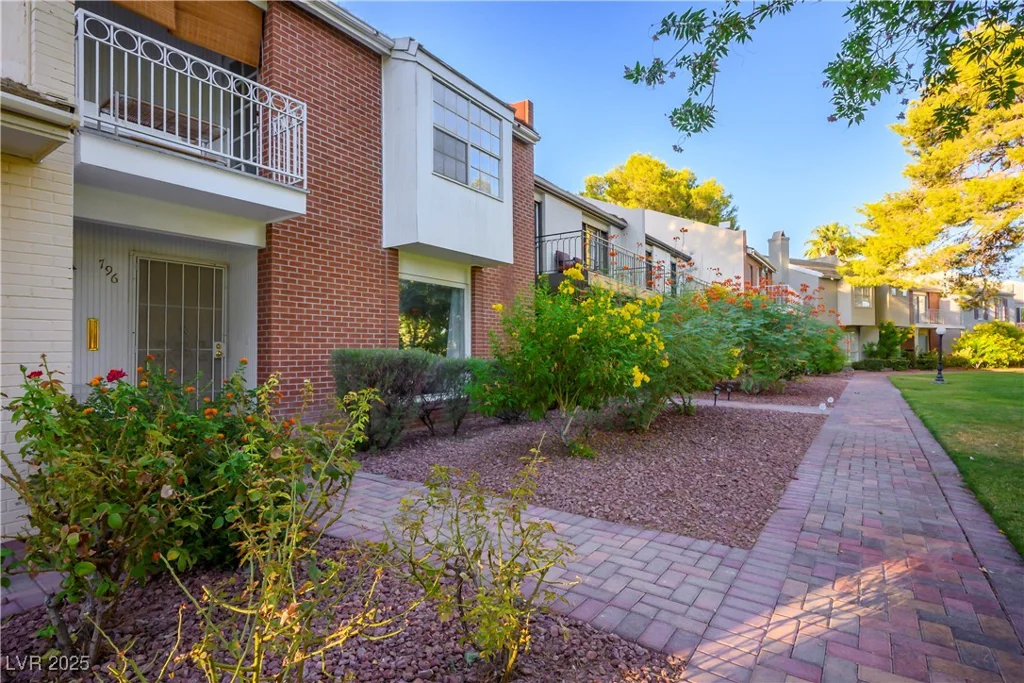 796 Tam O Shanter, Las Vegas, NV 89109