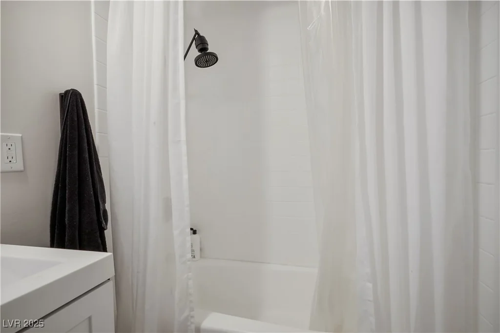 796 Tam O Shanter, Las Vegas, NV 89109