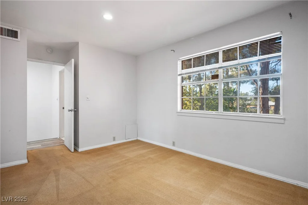 796 Tam O Shanter, Las Vegas, NV 89109