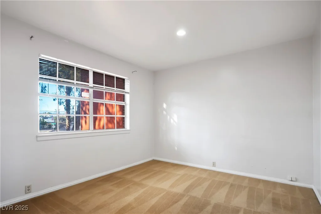 796 Tam O Shanter, Las Vegas, NV 89109
