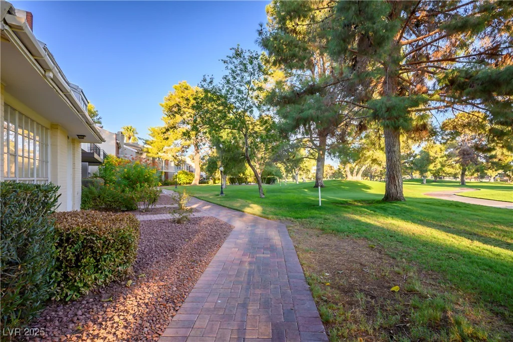 796 Tam O Shanter, Las Vegas, NV 89109