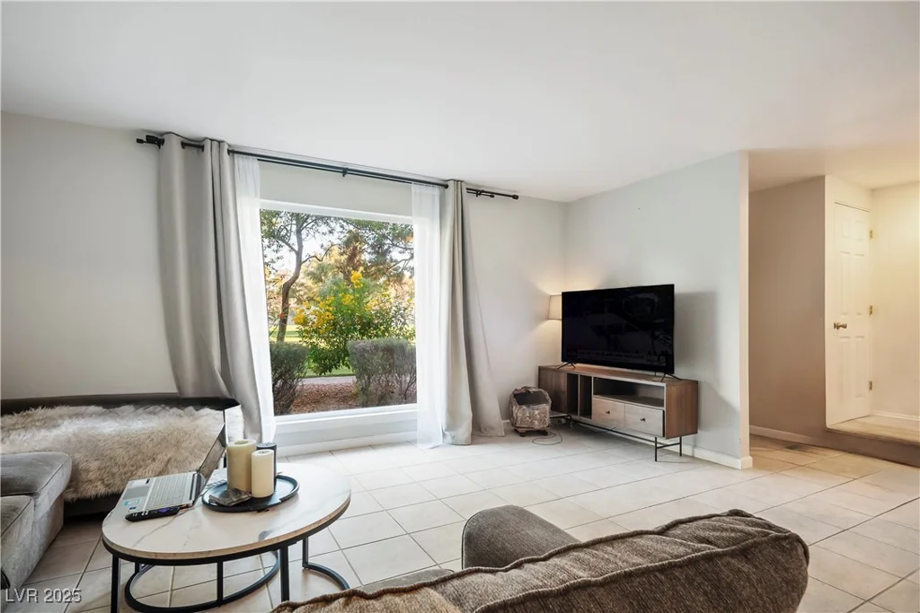796 Tam O Shanter, Las Vegas, NV 89109