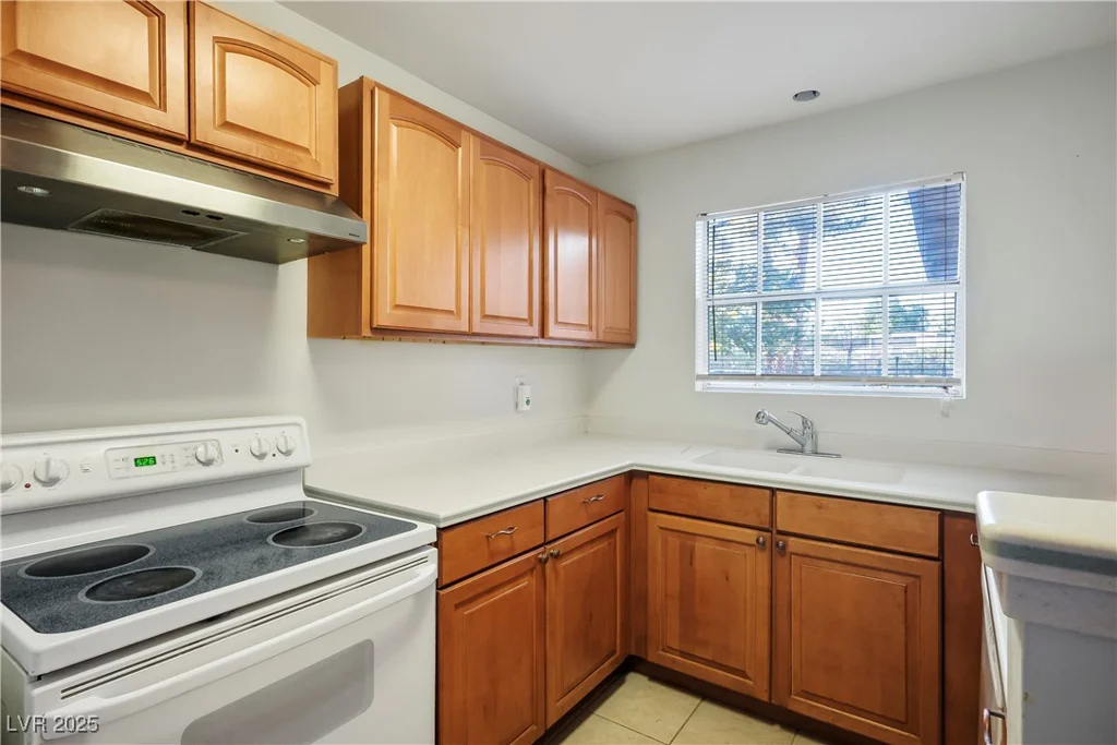 796 Tam O Shanter, Las Vegas, NV 89109