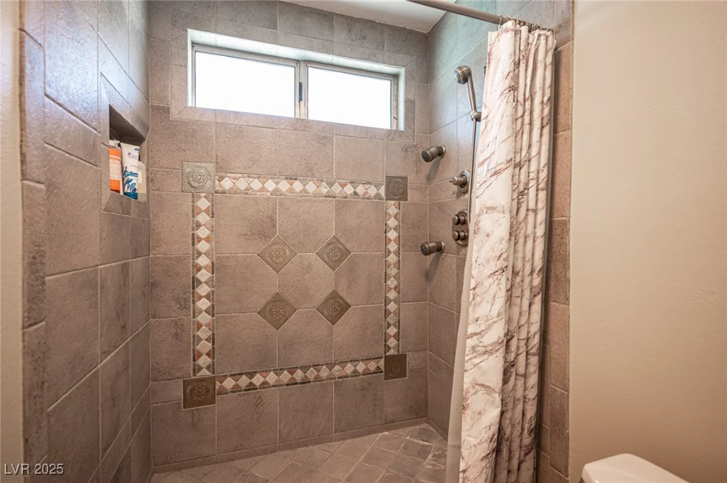 6575 Ellerhurst, Las Vegas, NV 89103
