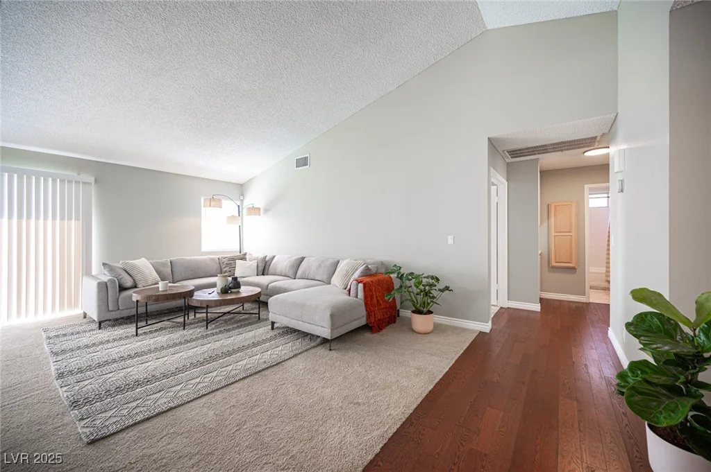 6575 Ellerhurst, Las Vegas, NV 89103