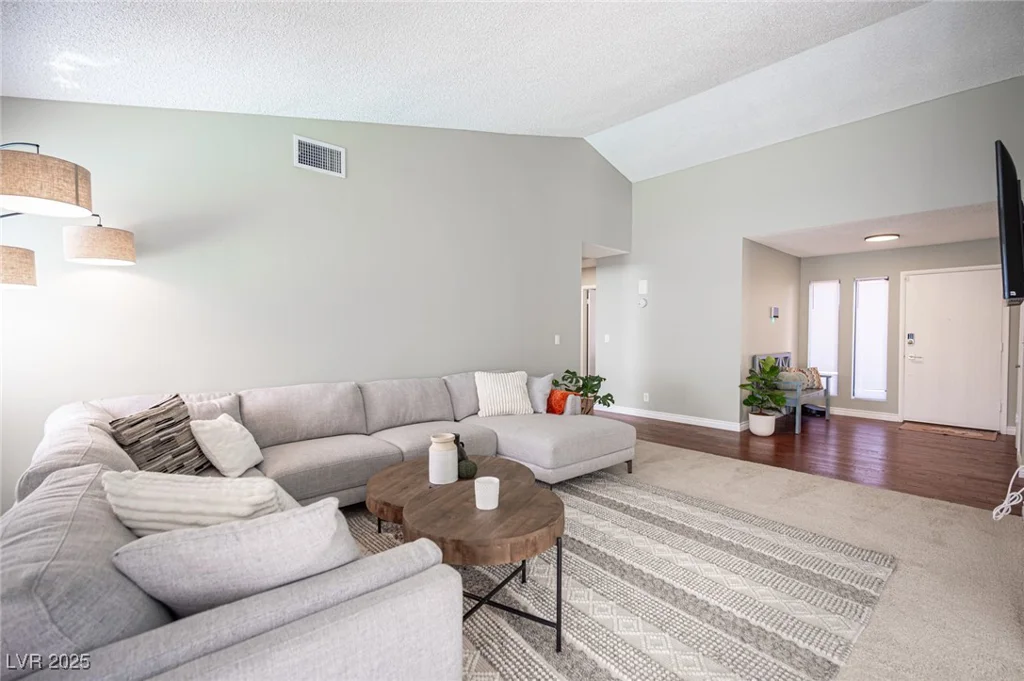 6575 Ellerhurst, Las Vegas, NV 89103