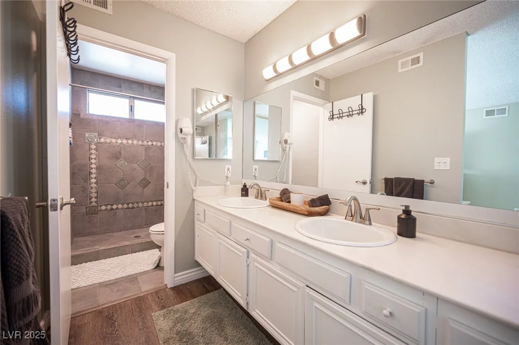 6575 Ellerhurst, Las Vegas, NV 89103