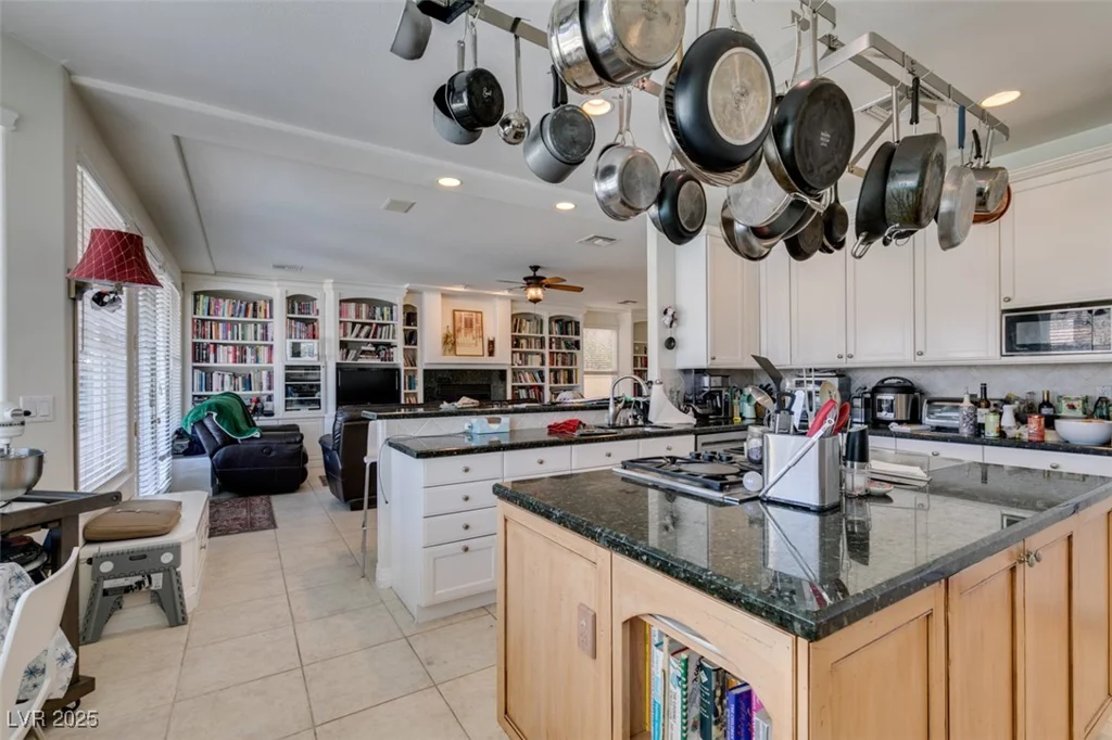2469 Sun Reef, Las Vegas, NV 89128