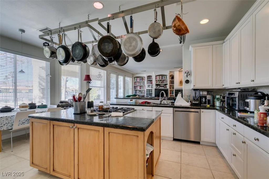 2469 Sun Reef, Las Vegas, NV 89128