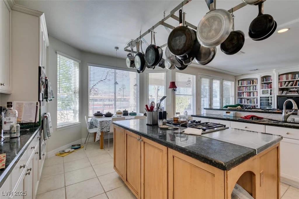 2469 Sun Reef, Las Vegas, NV 89128