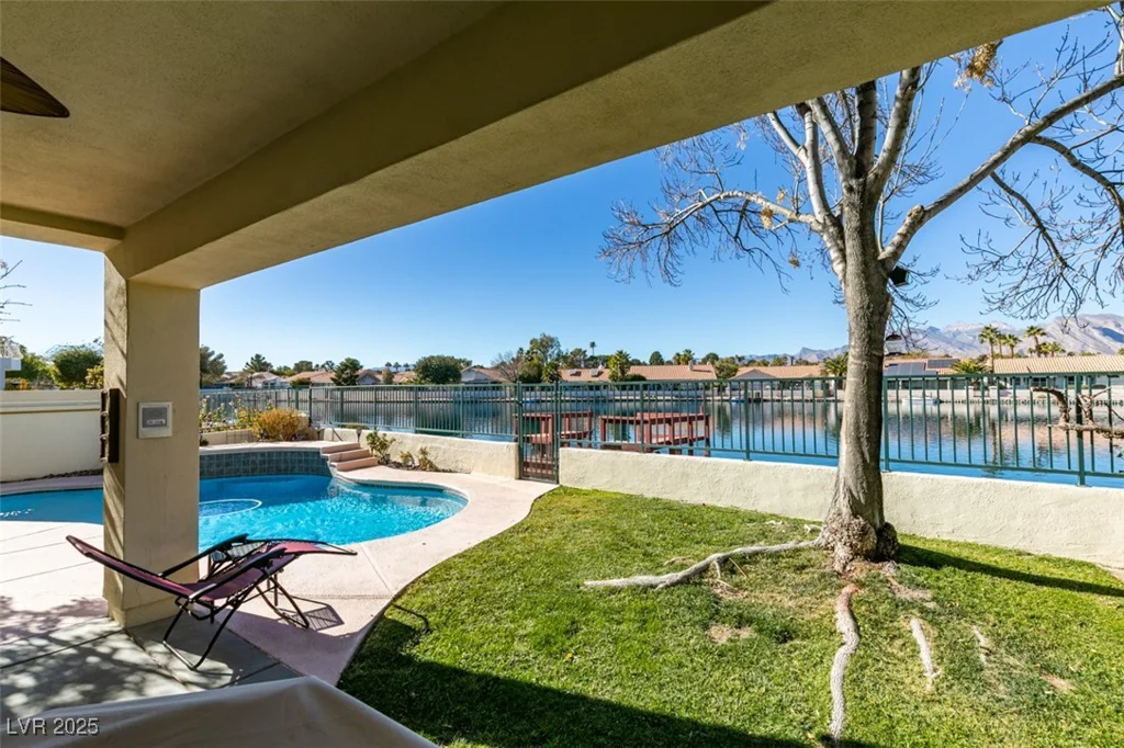 2469 Sun Reef, Las Vegas, NV 89128