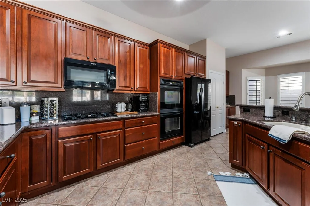 5522 Oakview Falls, Las Vegas, NV 89148