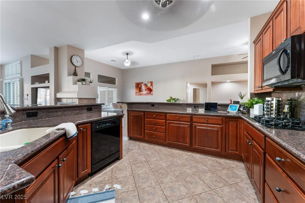 5522 Oakview Falls, Las Vegas, NV 89148