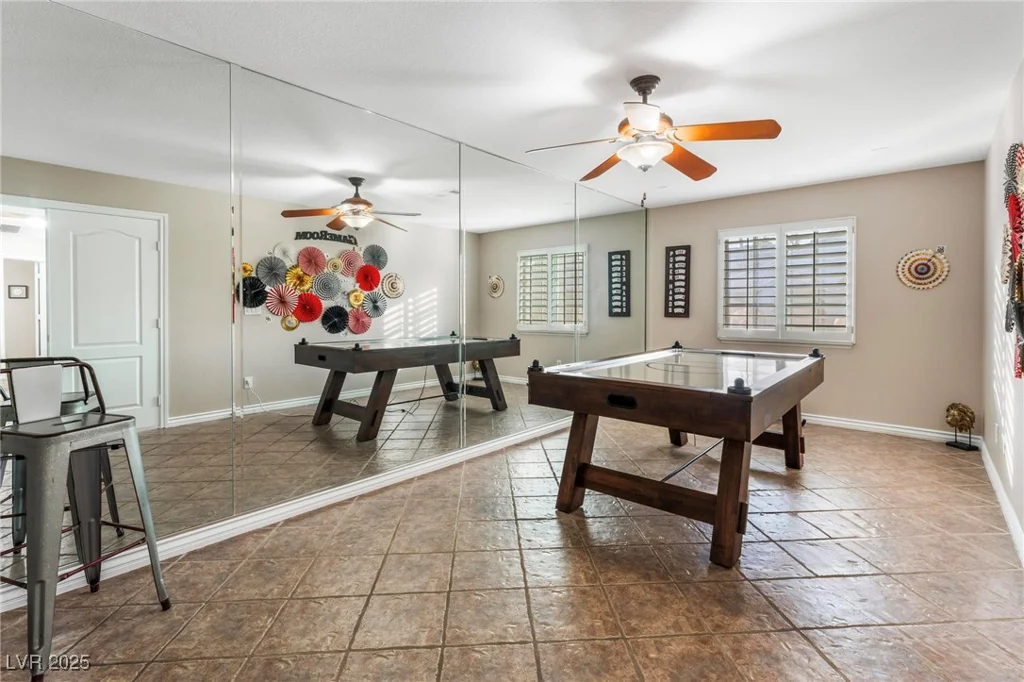 5522 Oakview Falls, Las Vegas, NV 89148