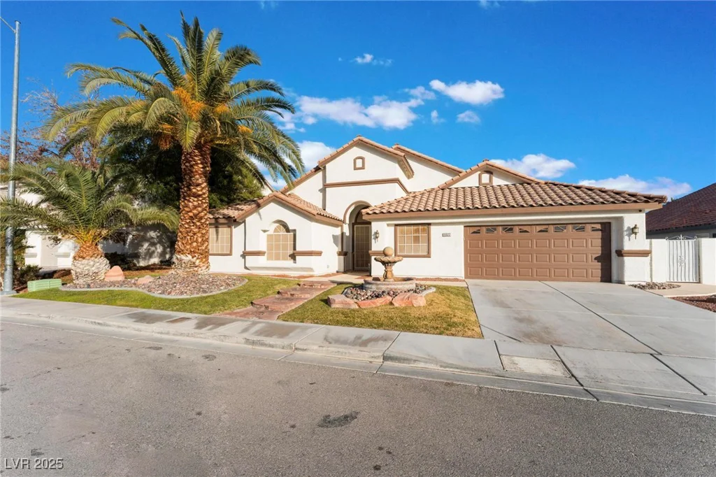 5522 Oakview Falls, Las Vegas, NV 89148