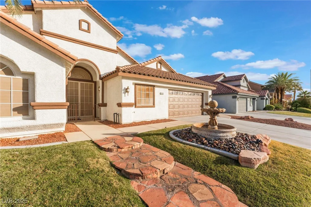 5522 Oakview Falls, Las Vegas, NV 89148