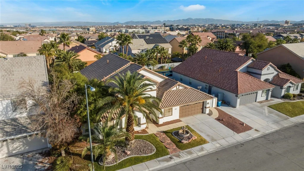 5522 Oakview Falls, Las Vegas, NV 89148