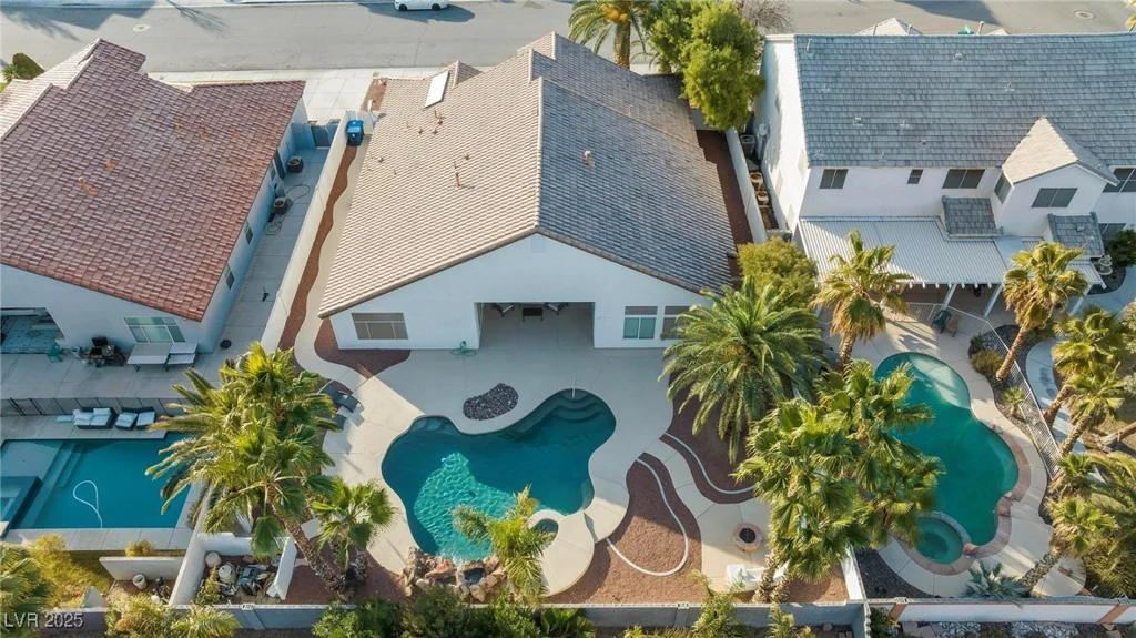 5522 Oakview Falls, Las Vegas, NV 89148