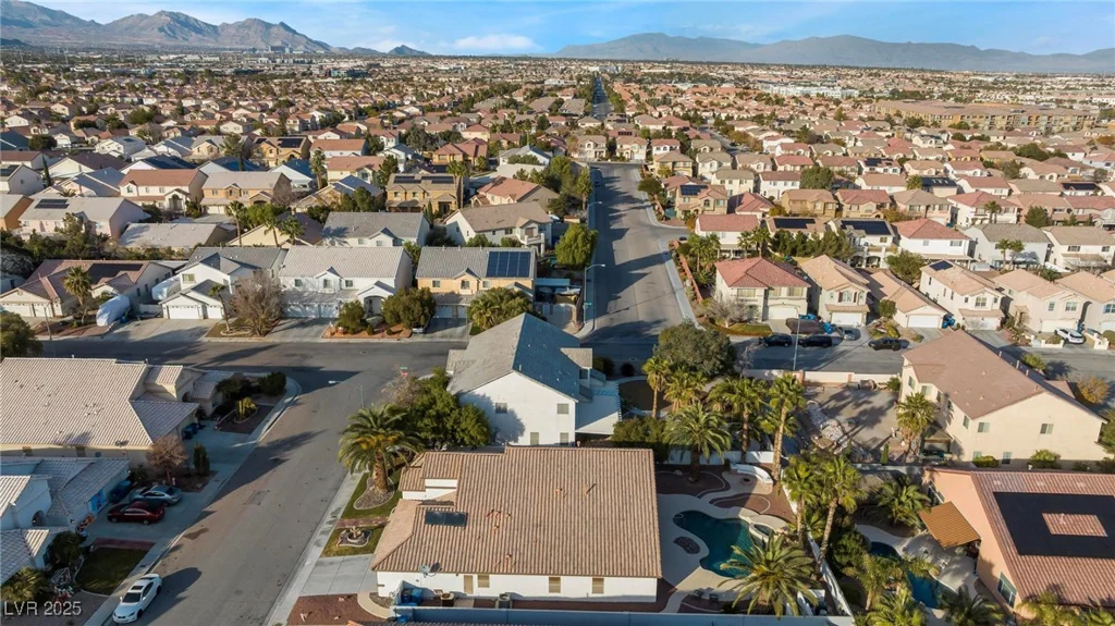 5522 Oakview Falls, Las Vegas, NV 89148