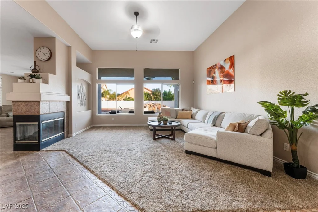5522 Oakview Falls, Las Vegas, NV 89148