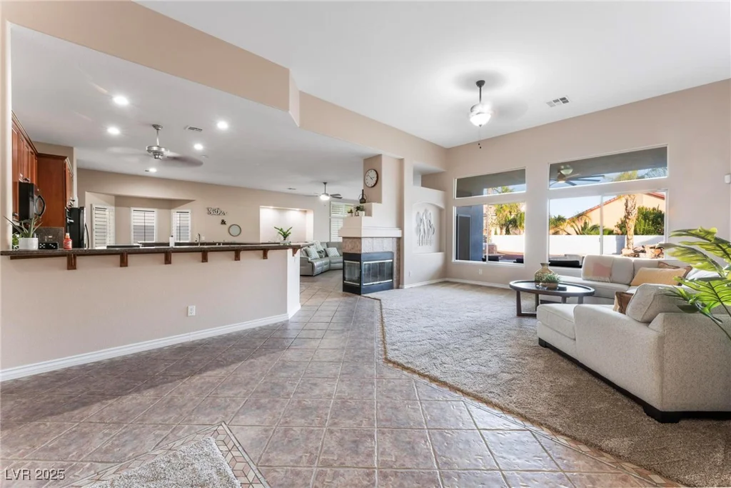 5522 Oakview Falls, Las Vegas, NV 89148