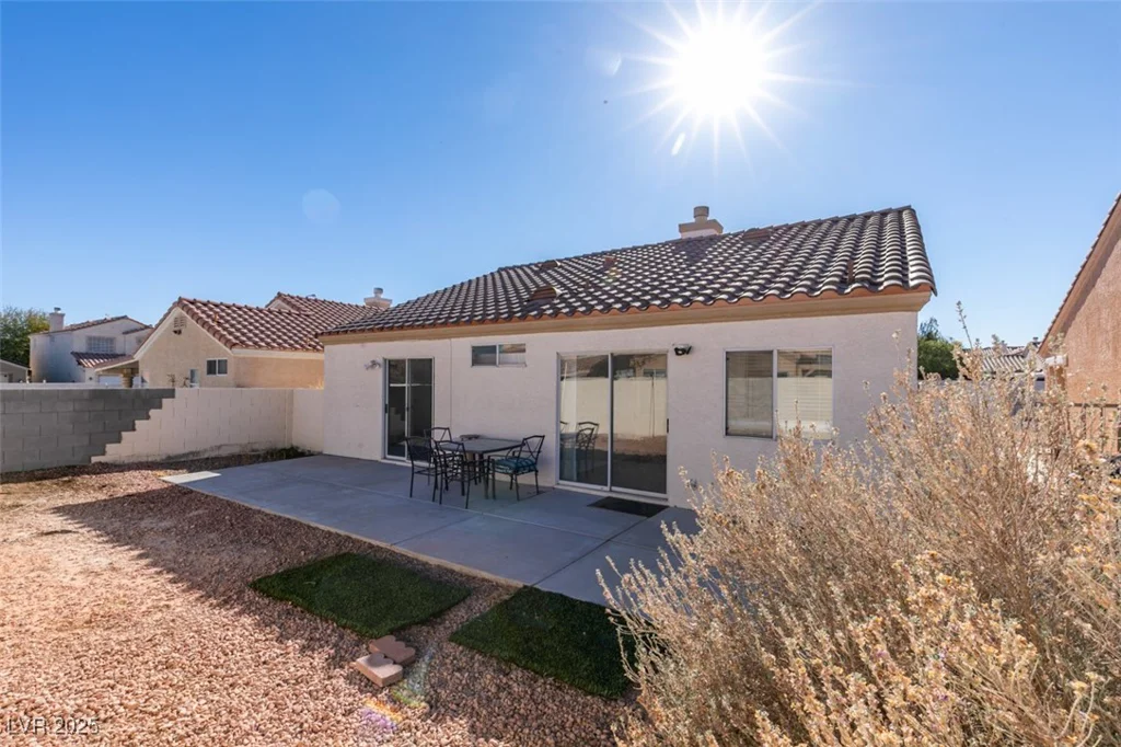 162 Windy Creek, Las Vegas, NV 89123