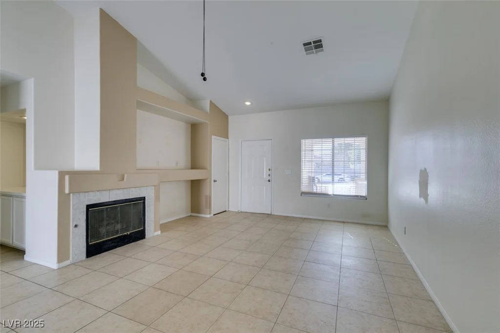 162 Windy Creek, Las Vegas, NV 89123