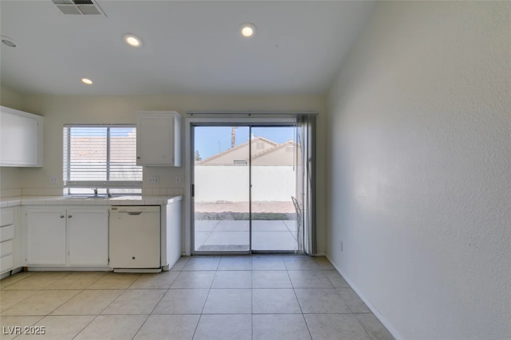 162 Windy Creek, Las Vegas, NV 89123