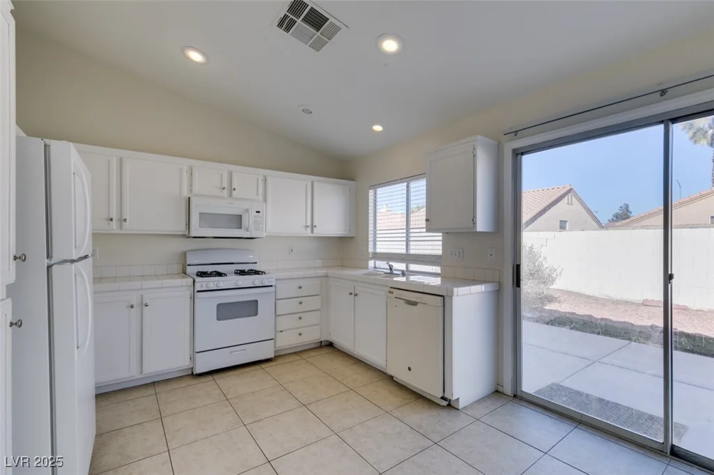 162 Windy Creek, Las Vegas, NV 89123
