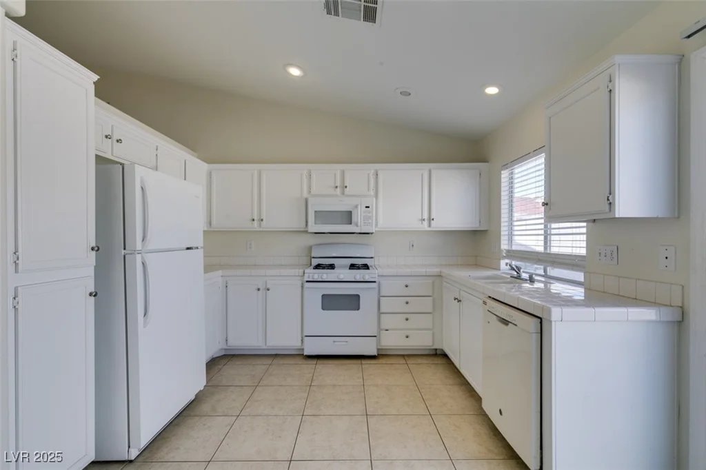 162 Windy Creek, Las Vegas, NV 89123