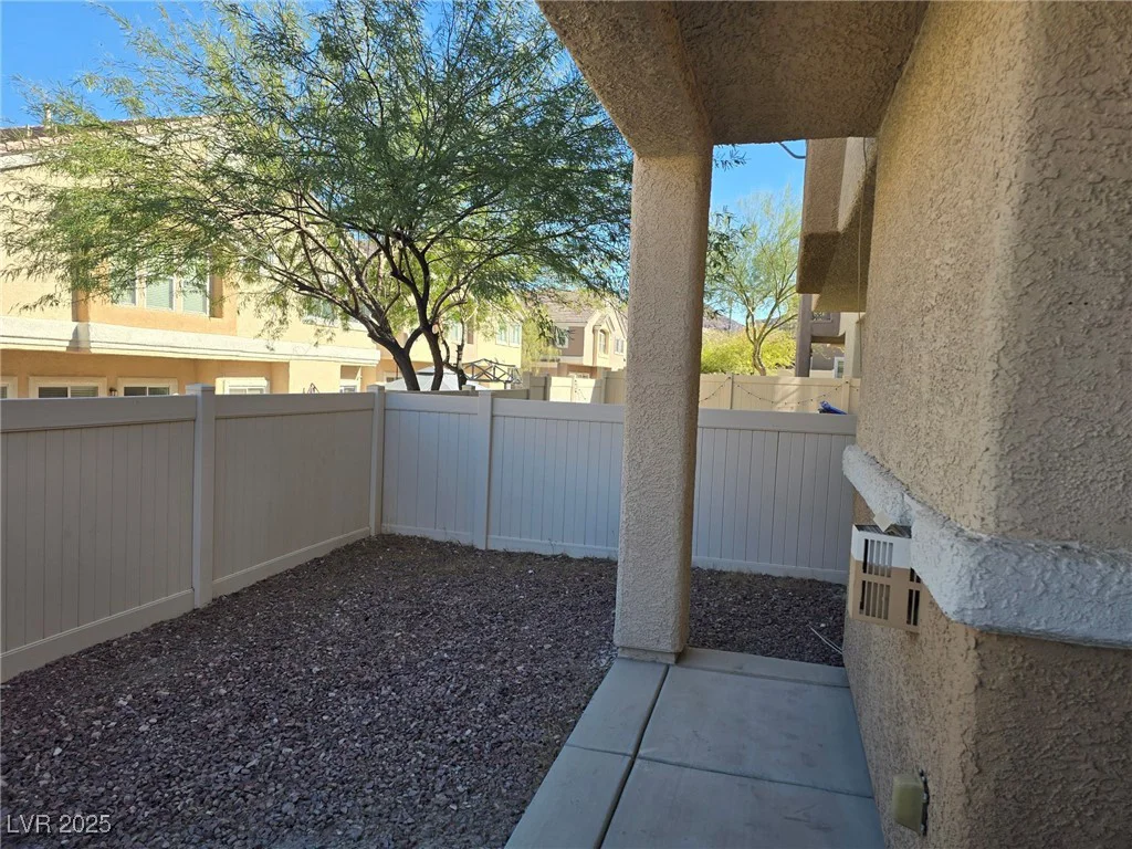 1142 Grass Pond, Henderson, NV 89002