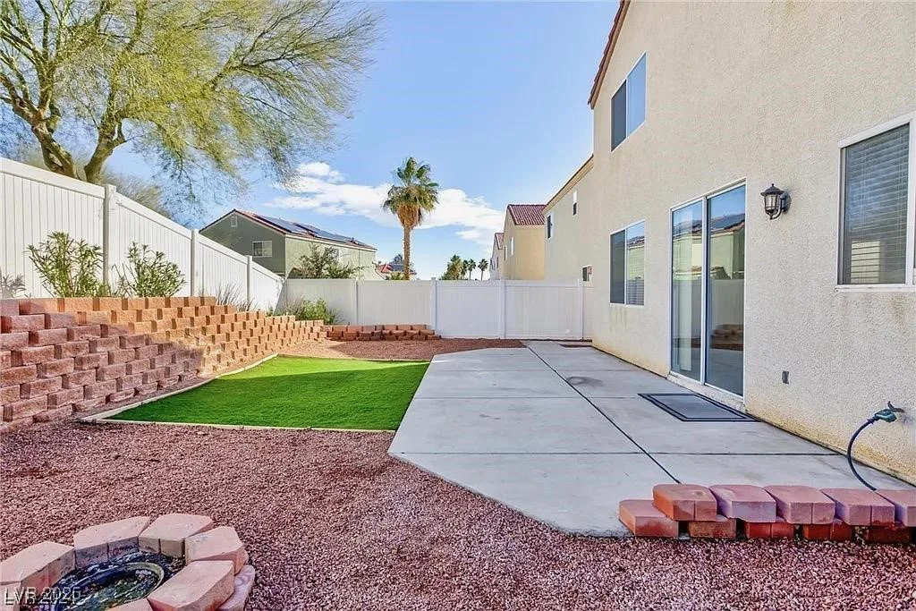 618 Lava Beds, North Las Vegas, NV 89084