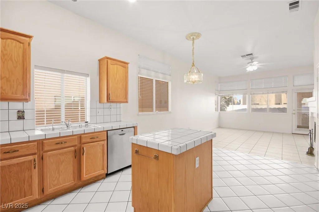 2260 Norway Pine, Las Vegas, NV 89134