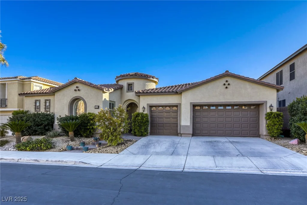 9343 White Waterfall, Las Vegas, NV 89149