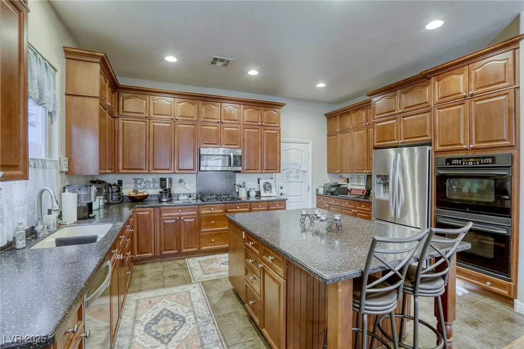 9343 White Waterfall, Las Vegas, NV 89149