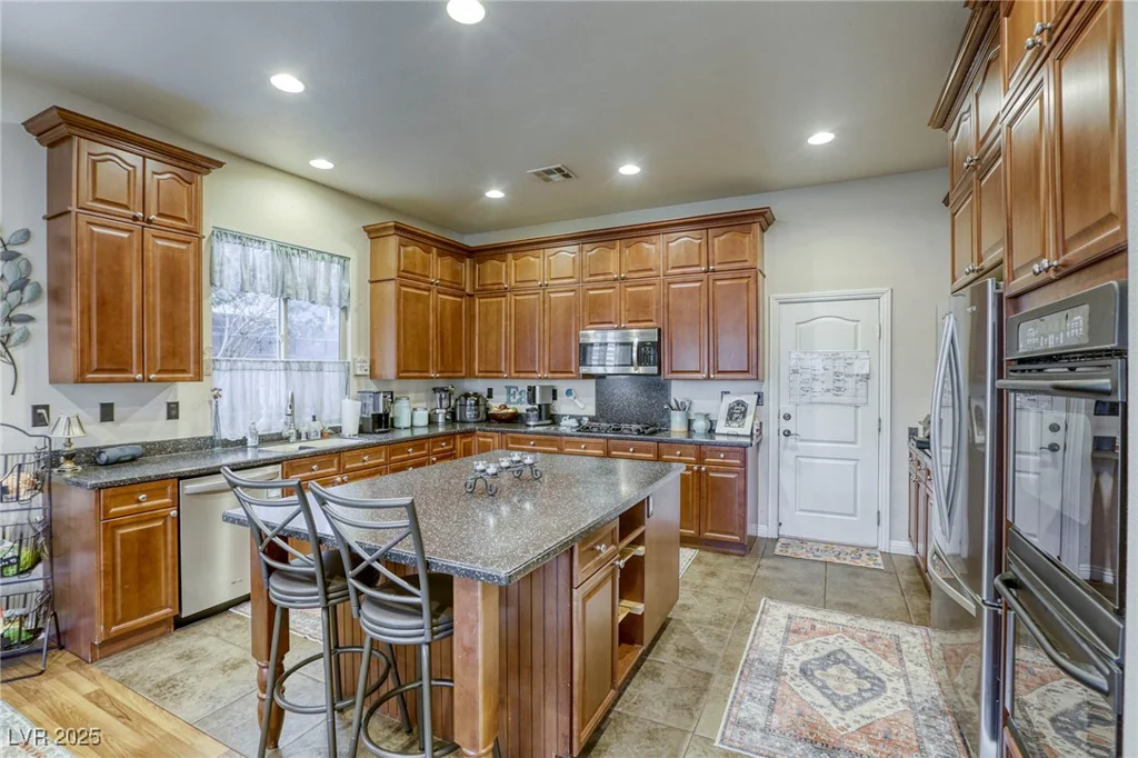 9343 White Waterfall, Las Vegas, NV 89149