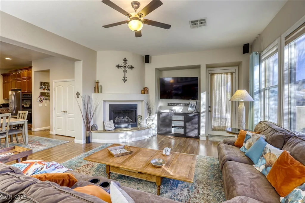 9343 White Waterfall, Las Vegas, NV 89149