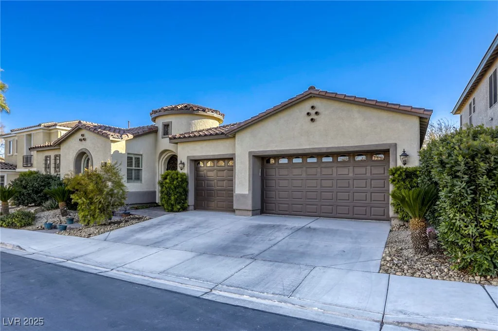 9343 White Waterfall, Las Vegas, NV 89149
