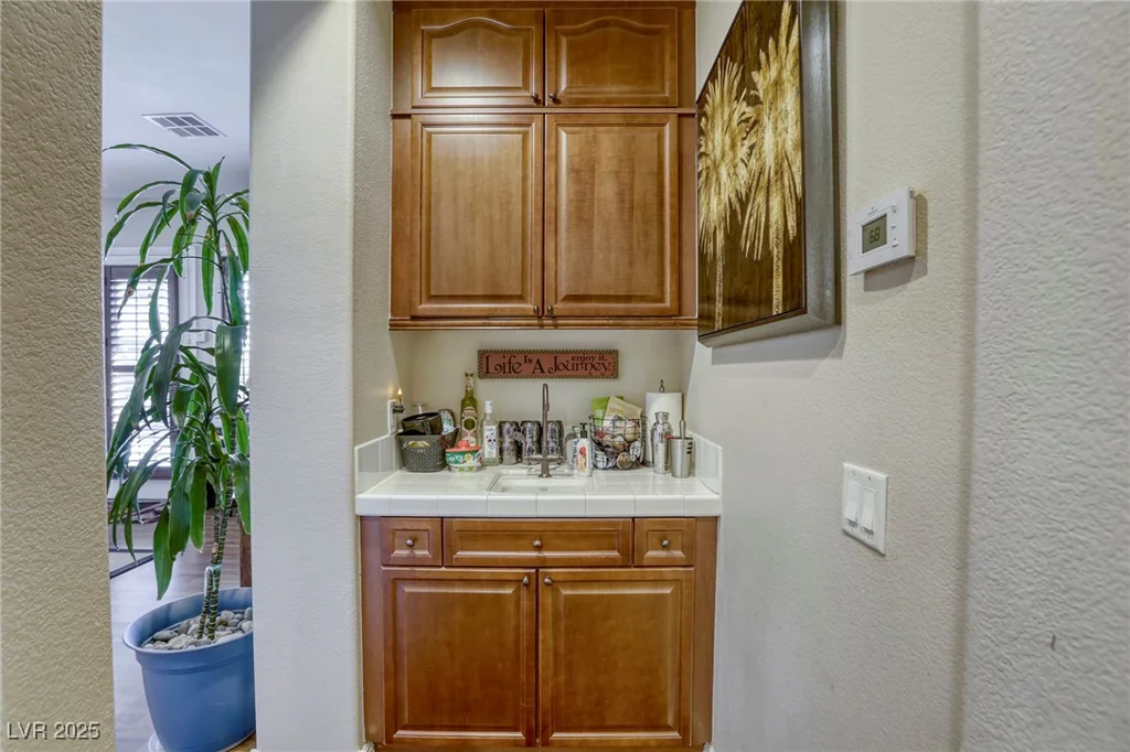 9343 White Waterfall, Las Vegas, NV 89149