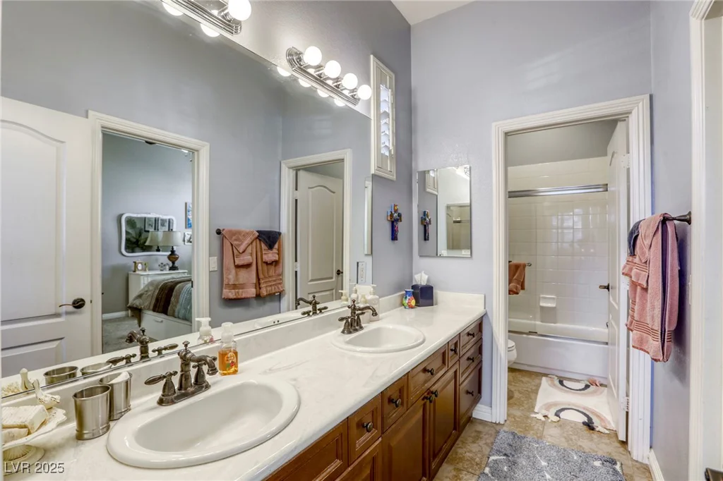 9343 White Waterfall, Las Vegas, NV 89149