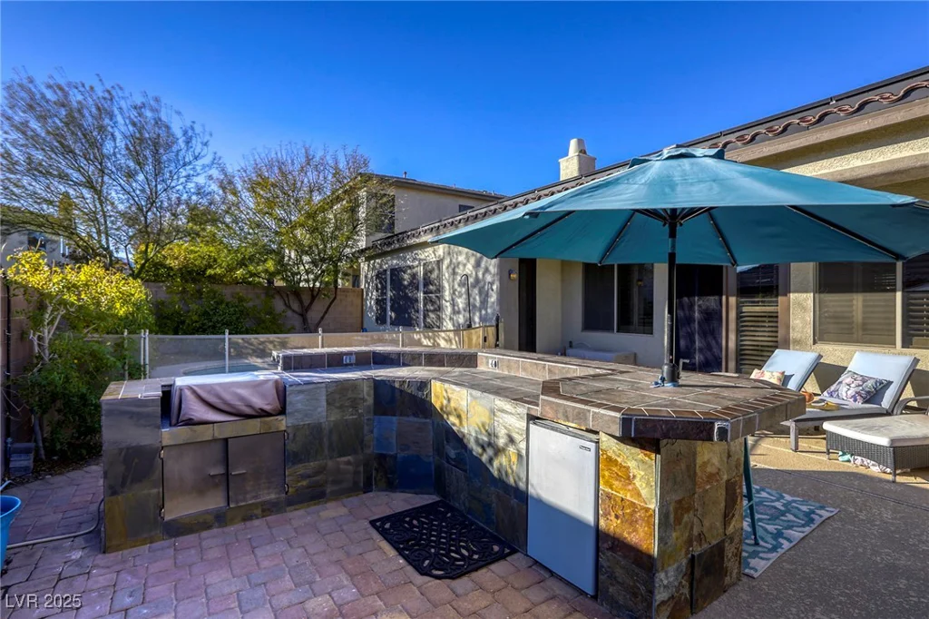 9343 White Waterfall, Las Vegas, NV 89149